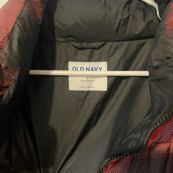 Old Navy Water Resistant Frost Free Short Puffer Jacket - Picture 4 of 9